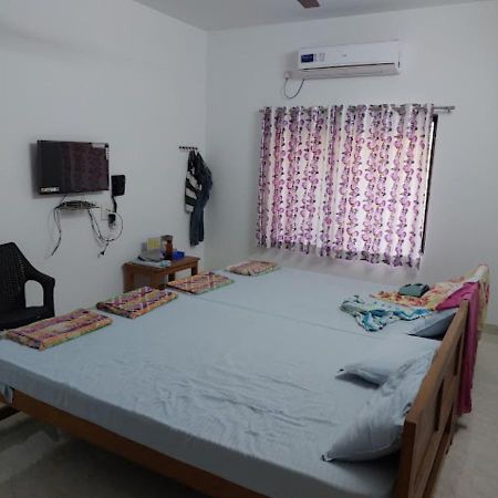 Bapat Niwas Home Stay Ганпатипуле Екстериор снимка