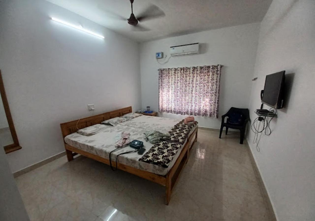 Bapat Niwas Home Stay Ганпатипуле Екстериор снимка