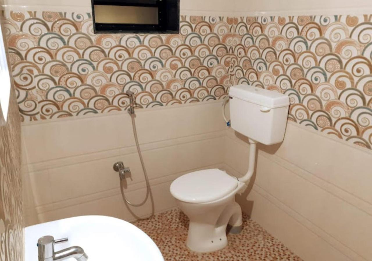 Bapat Niwas Home Stay Ганпатипуле Екстериор снимка