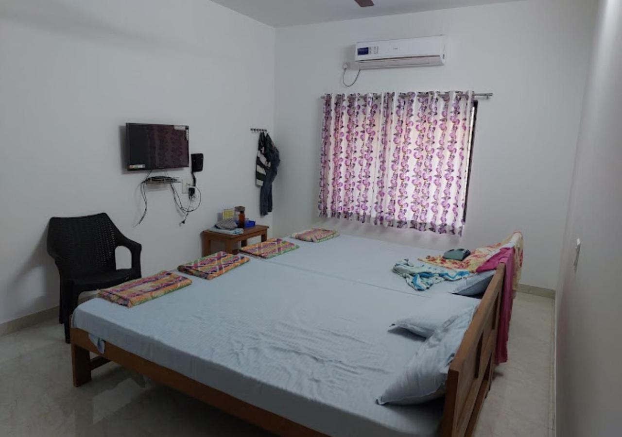 Bapat Niwas Home Stay Ганпатипуле Екстериор снимка