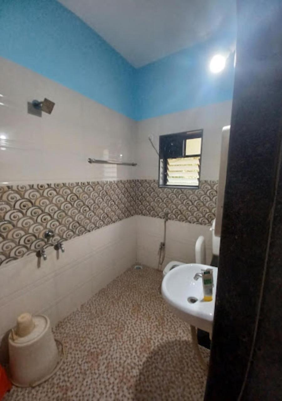Bapat Niwas Home Stay Ганпатипуле Екстериор снимка