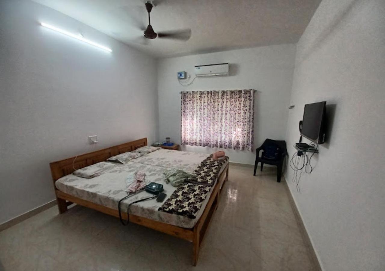 Bapat Niwas Home Stay Ганпатипуле Екстериор снимка